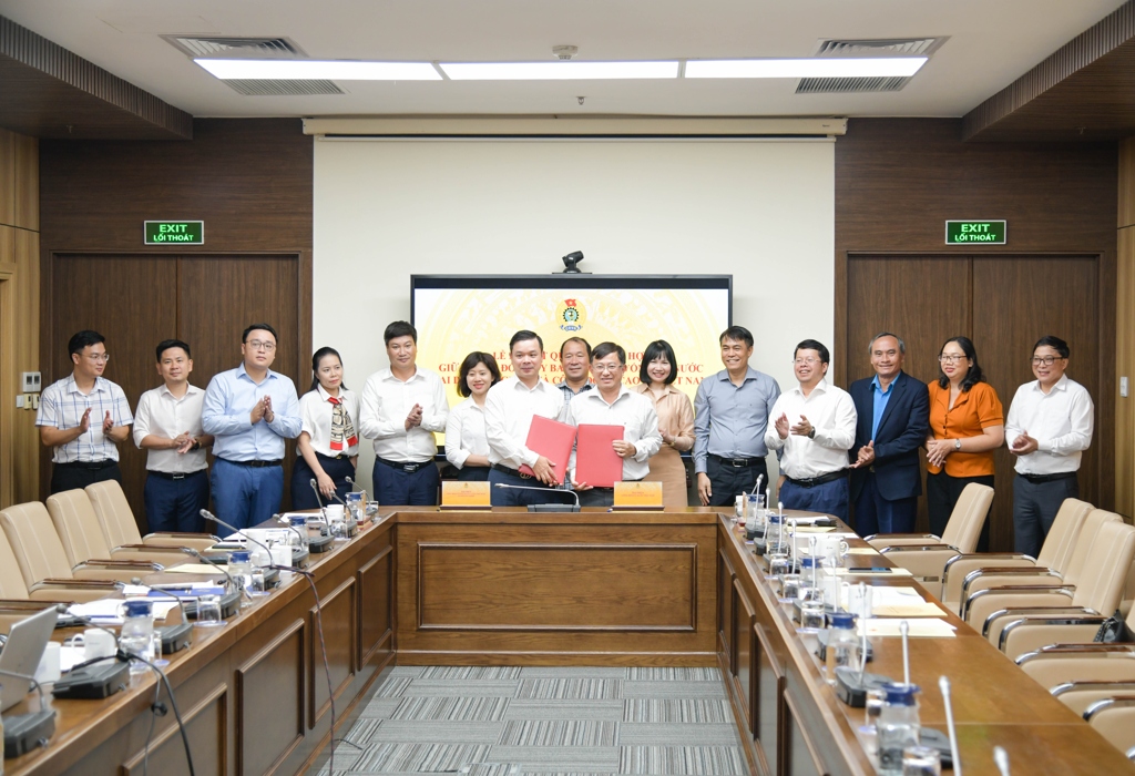 Công đoàn Ủy ban Quản lý vốn nhà nước tại doanh nghiệp và Công đoàn Cao su Việt Nam ký quy chế phối hợp giai đoạn 2023-2028